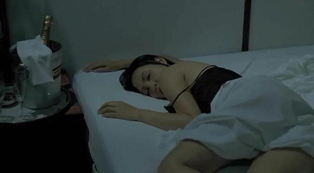 《我邻居的妻子 电影》手机高清电影在线观看-全集战争片-网络影院